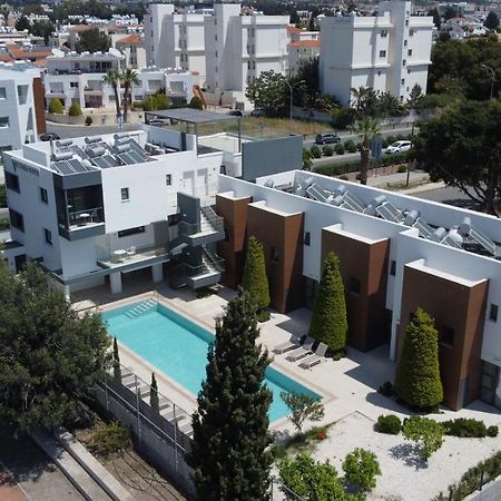 Victoria Suites Paphos Extérieur photo