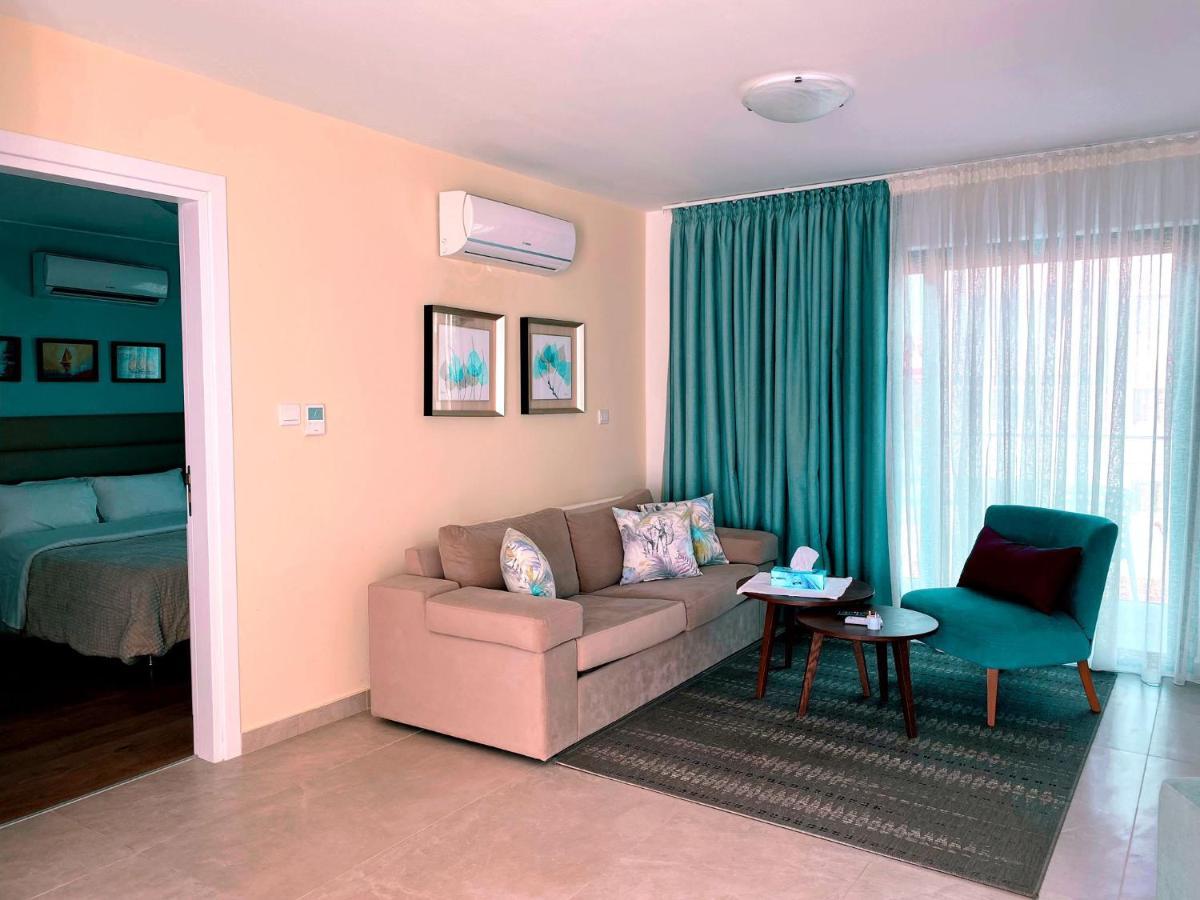 Victoria Suites Paphos Extérieur photo