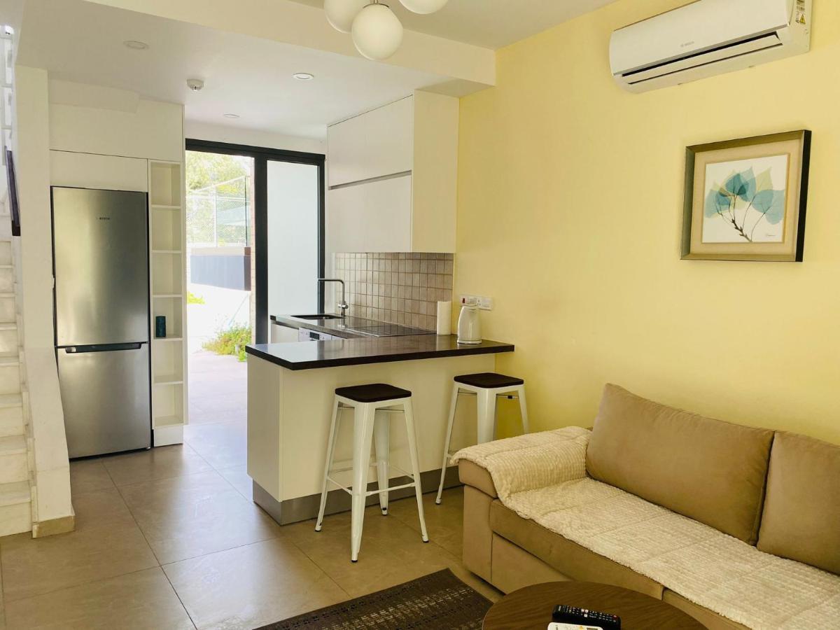 Victoria Suites Paphos Extérieur photo
